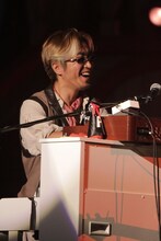 笑顔を見せる阿部義晴。