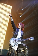 SUGIZO（G, Violin）