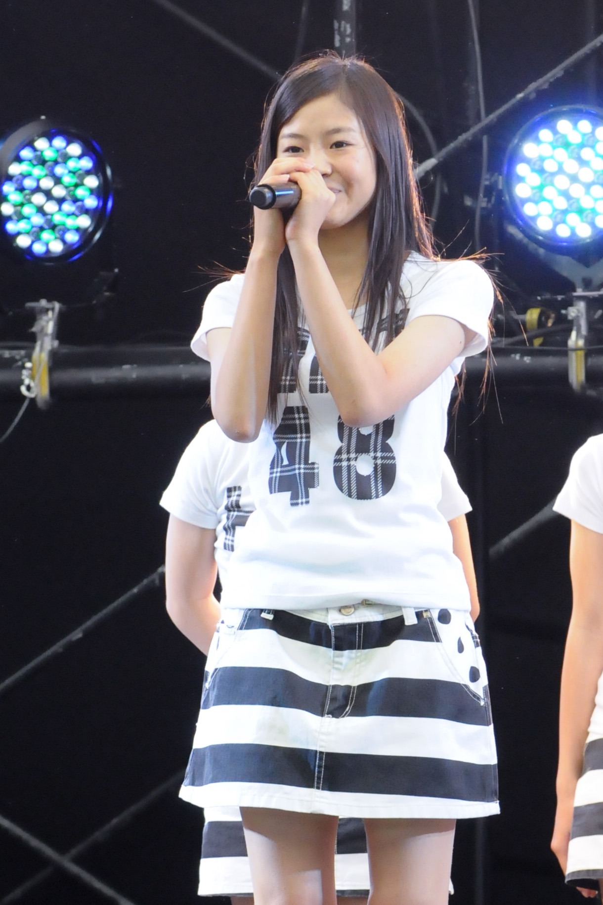 穴井千尋