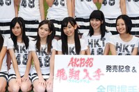 写真左から本村碧唯、村重杏奈、宮脇咲良、松岡菜摘、兒玉遥。