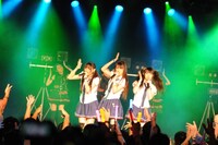 地元仙台から全国区へと人気が飛び火しているDorothy Little Happy。気になる人はぜひライブに足を運んでみよう。