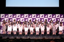 Zepp Tokyoに集まった1200人のファンに、「遠慮も同情もいりません。乃木坂46は皆さんの声援で成長していくグループです。イベントが終わったら握手をしにきてください」と挨拶した乃木坂46。