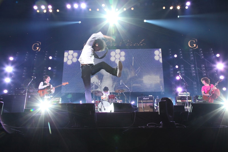 写真は「Golden Circle」10月26日公演でのOKAMOTO'S。