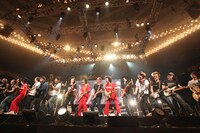 写真は「Golden Circle」10月25日公演でのアンコールセッションの様子。