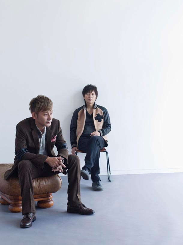 ポルノグラフィティは11月23日にニューシングル「ゆきのいろ」をリリース。さらに12月24日、25日、31日は千葉・幕張メッセでスペシャルライブ「幕張ロマンスポルノ'11」を開催する。