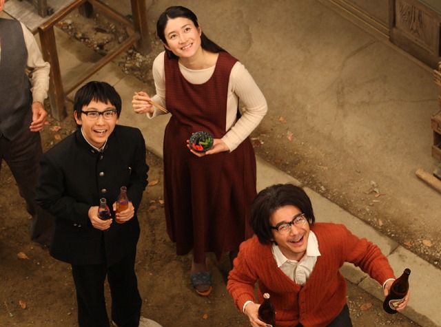 茶川商店の3人。（C）2012「ALWAYS 三丁目の夕日'64」製作委員会