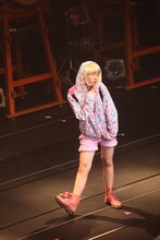 MGC「galaxxxy」編。モデルは佐々木彩夏。