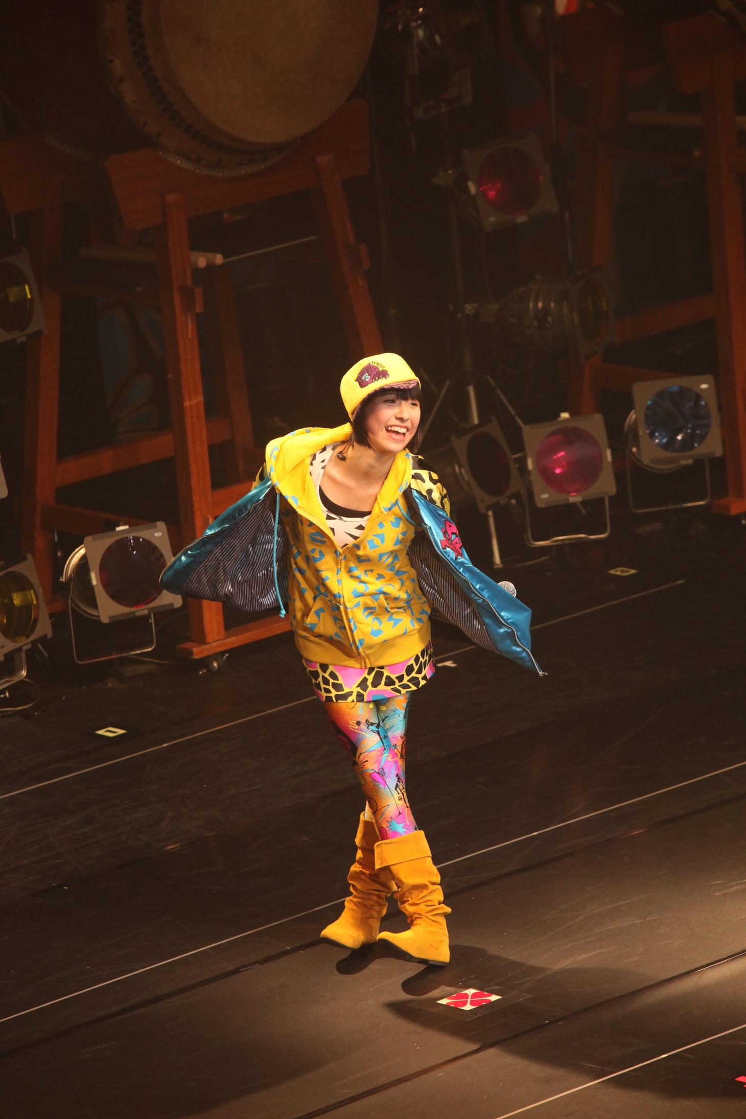 MGC「galaxxxy」編。モデルは玉井詩織。