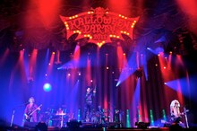 初日のVAMPSのライブの様子。