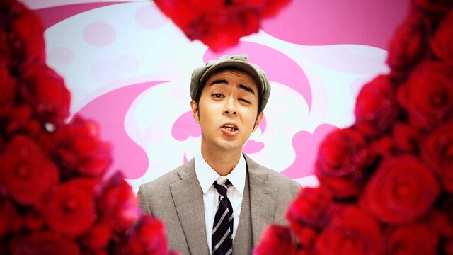 絶妙な表情とコミカルな動きで道化を演じるヒャダイン。