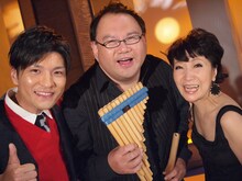 写真左から森山直太朗、瀬木貴将、森山良子。