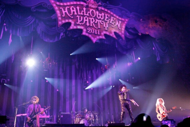 「HALLOWEEN PARTY 2011」神戸公演初日のVAMPS。