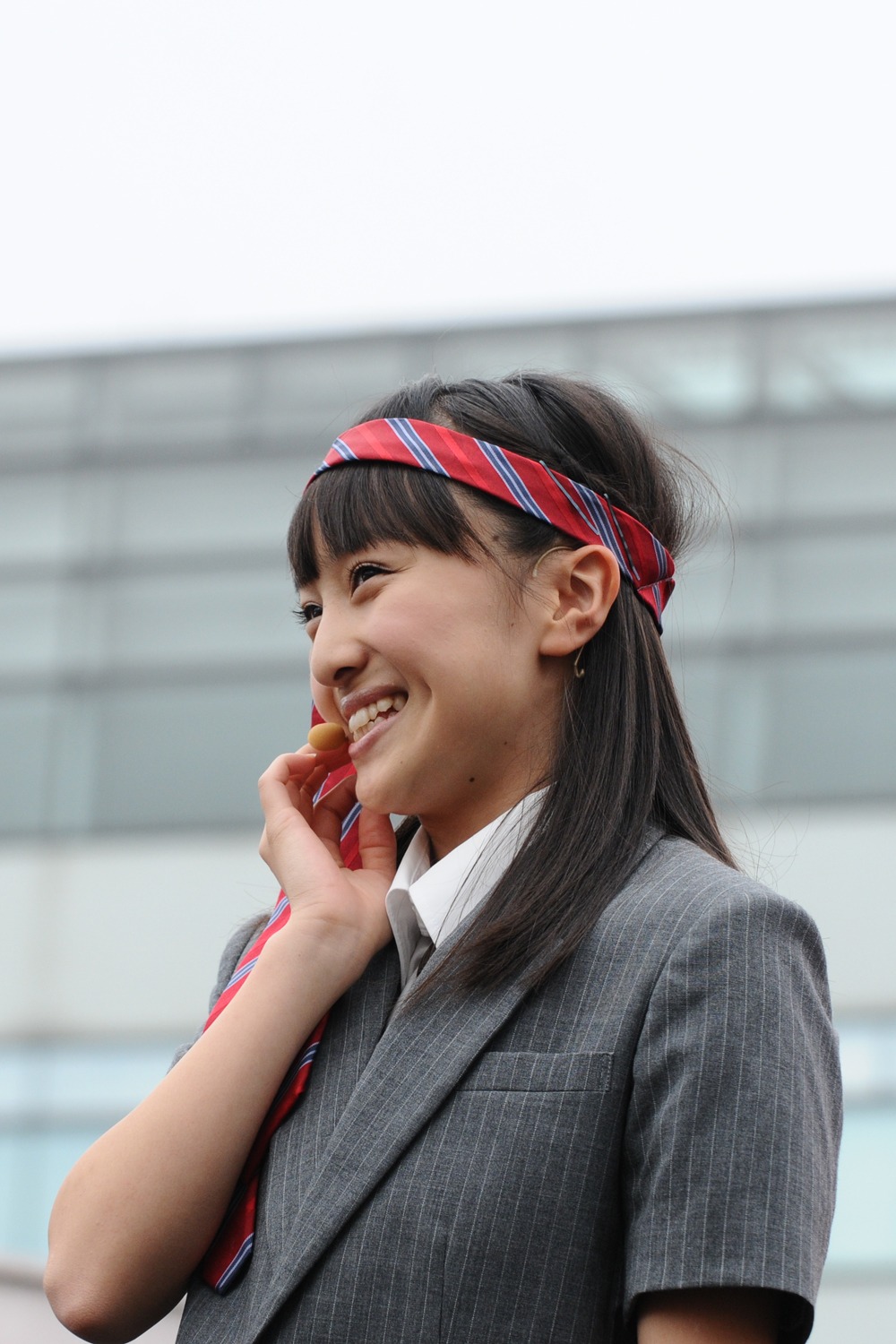 ニューシングル「労働讃歌」でチャート1位を狙うと宣言した百田夏菜子。