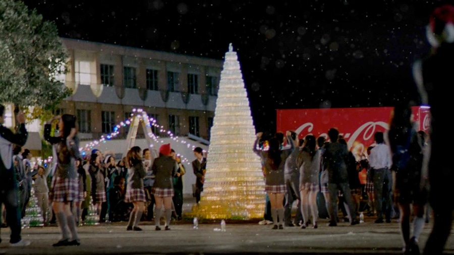 「コカ・コーラ 2011 クリスマスキャンペーン」CMのワンシーン。