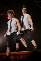 この日は約2時間半にわたるライブで全13曲を披露したYELLOW FRIED CHICKENz。