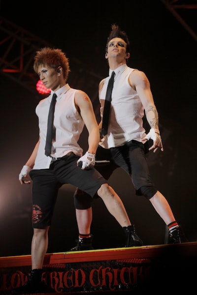 この日は約2時間半にわたるライブで全13曲を披露したYELLOW FRIED CHICKENz。