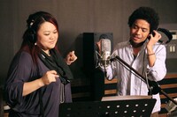 YURIと久保田利伸のレコーディング風景。