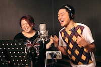 YURIとトータス松本のレコーディング風景。