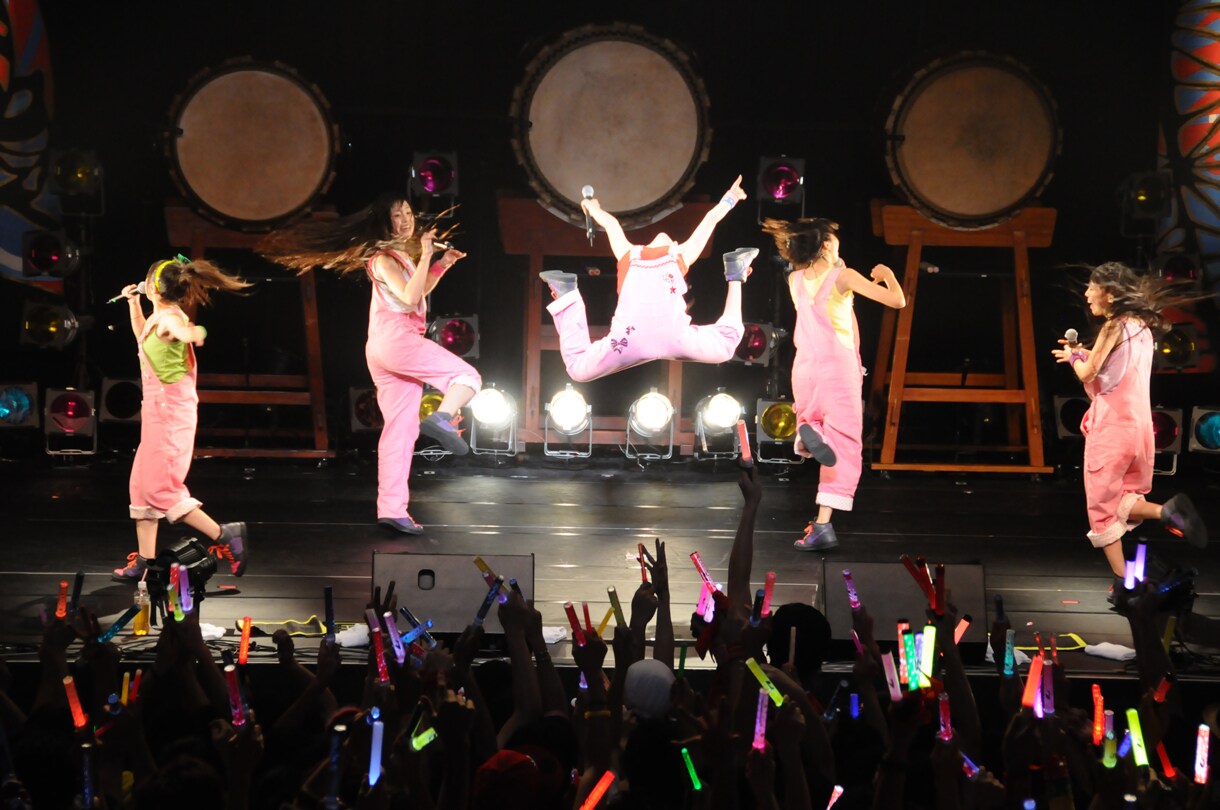 百田夏菜子のえびぞりジャンプ。 - 男は黙って醤油で食え！ももクロ