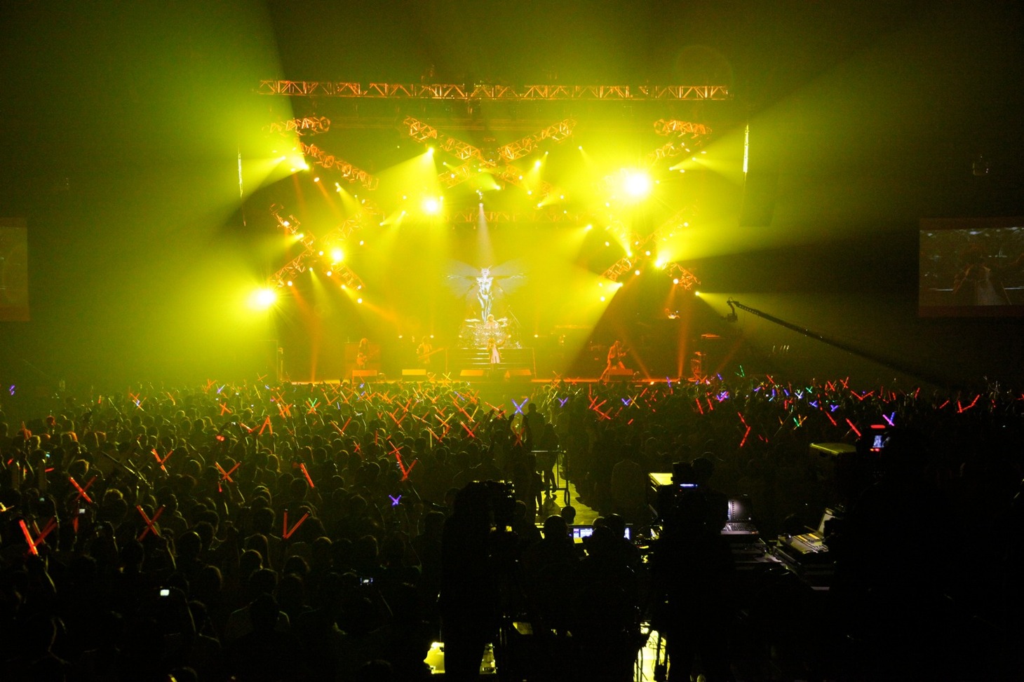 写真は11月8日に行われたタイ公演の様子。