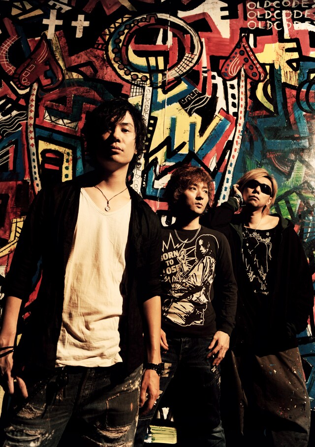 OLDCODEX（写真中央がR・O・N）