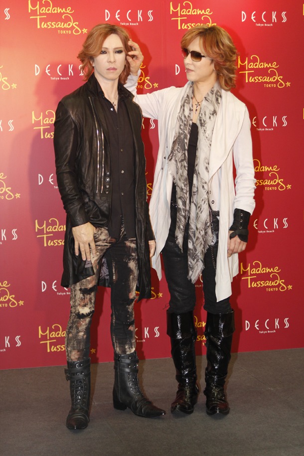 今週の人気の画像4位は「『怖い！』YOSHIKI、自身の等身大フィギュアに仰天」より、YOSHIKI。(C)マダム・タッソー