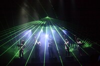 「DocumentaRy」を奏でるサカナクション。ステージに5人が並ぶと大きな歓声が起こった。（撮影：石阪大輔＜Hatos＞）