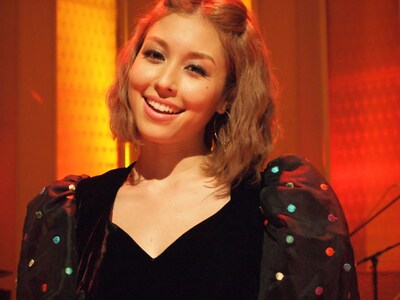 収録現場でのBENI。