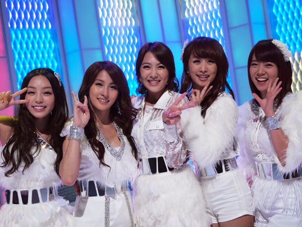 収録現場でのKARA。