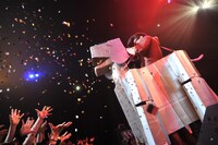 氣志團メンバーの手の込んだ演出に観客も大喜び。（撮影：小川舞）