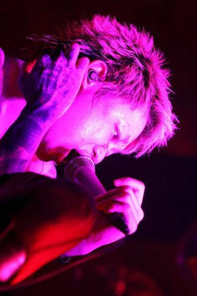 何度も「いけるか!?」と叫び、観客とコミュニケーションする仕草をみせた京。（撮影：尾形隆夫）