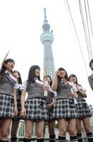 「なにわなでしこ」に出演しているNMB48。写真は放送第2回「墨田区：東京スカイツリーあやかりグルメ食べまくりツアー」より。