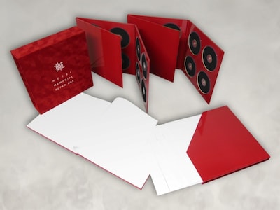 豪華仕様のメモリアルボックス「30th Anniversary Special Package HOTEI MEMORIAL SUPER BOX」。
