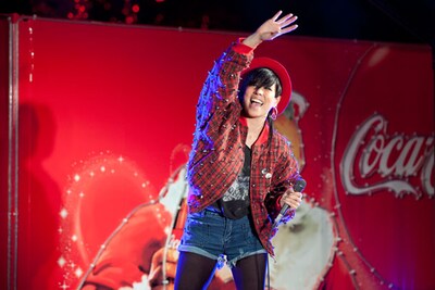 AIは新曲「ハピネス」について「みんなにハッピーな感じが届けばいいなと思って作りました」と語った。