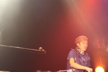 11月20日に行われた名古屋OZON公演でのDJ U-ICHI。