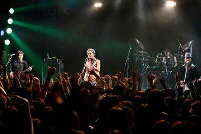 写真は昨日の「暗黒秋櫻」の様子。ライブで4人は「ひまわり」「裸ピストル」「WALK」といった代表曲を含む計8曲が披露された。（撮影：平沼久奈）