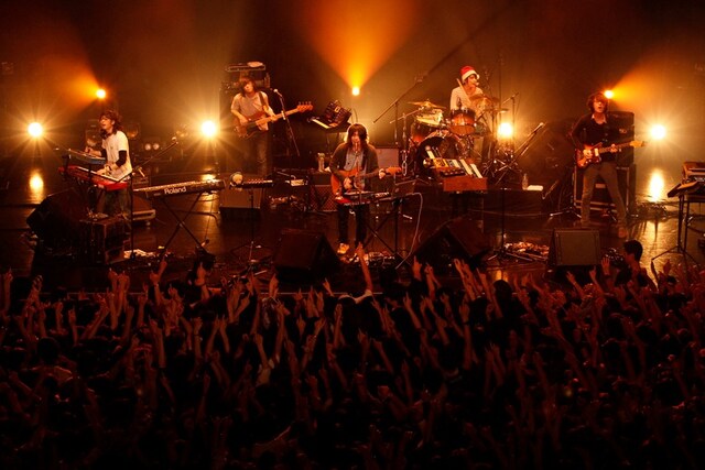 Galileo Galileiの新木場STUDIO COAST公演の模様。