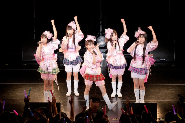 ももいろクローバーZ（写真は第1部ステージより）