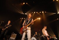 貫禄のパフォーマンスで観客を圧倒させたTHE MODS。（撮影：小川舞）