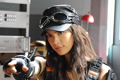 アンナ役を演じる秋元才加。 (C)2011「ウルトラマンサーガ」製作委員会