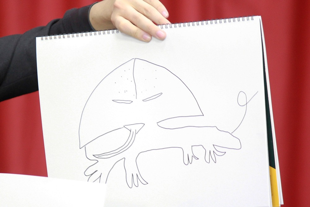 会場を騒然とさせたミヤが描いた「エリマキトカゲ」。本人曰く「イグアナと混同した」とのこと。
