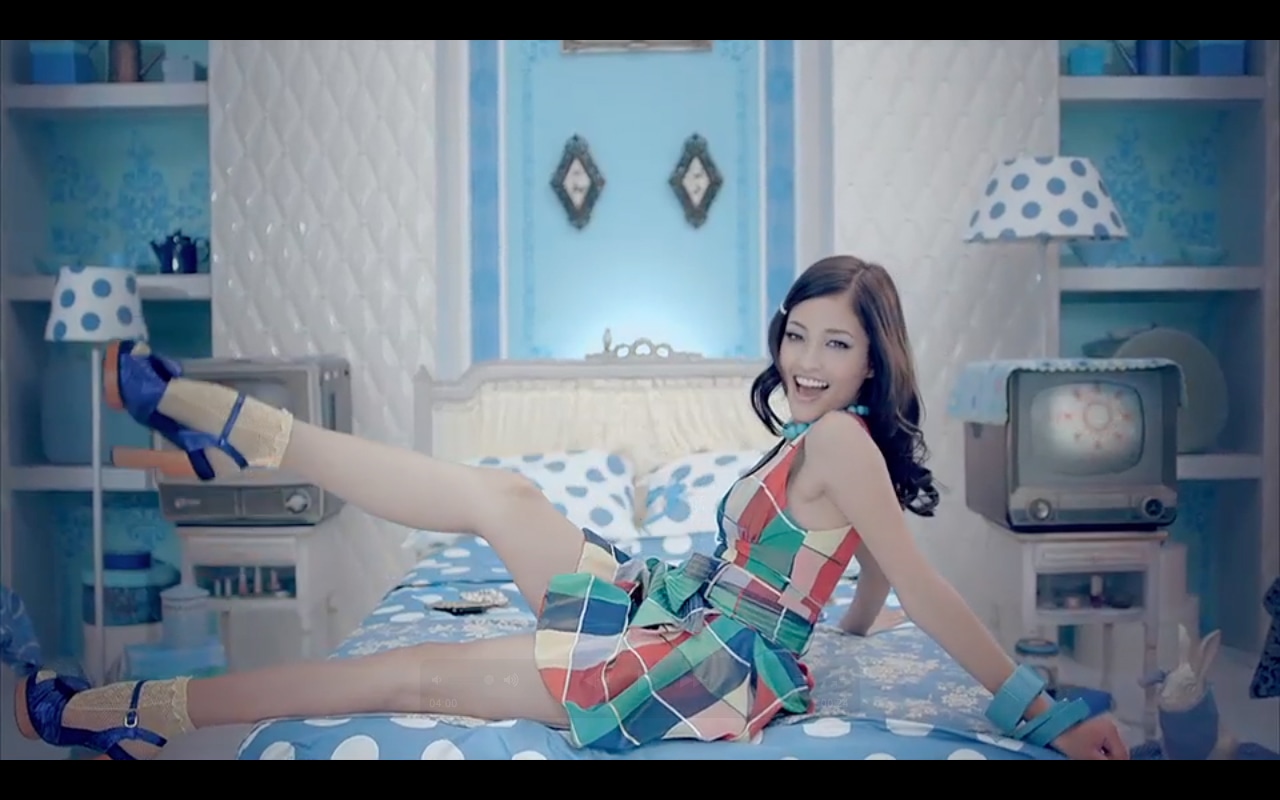 新曲「Woman's Worth」PVより。