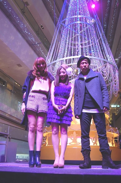 写真は左から佐藤かよ、Tiara、MIHIRO～マイロ～。