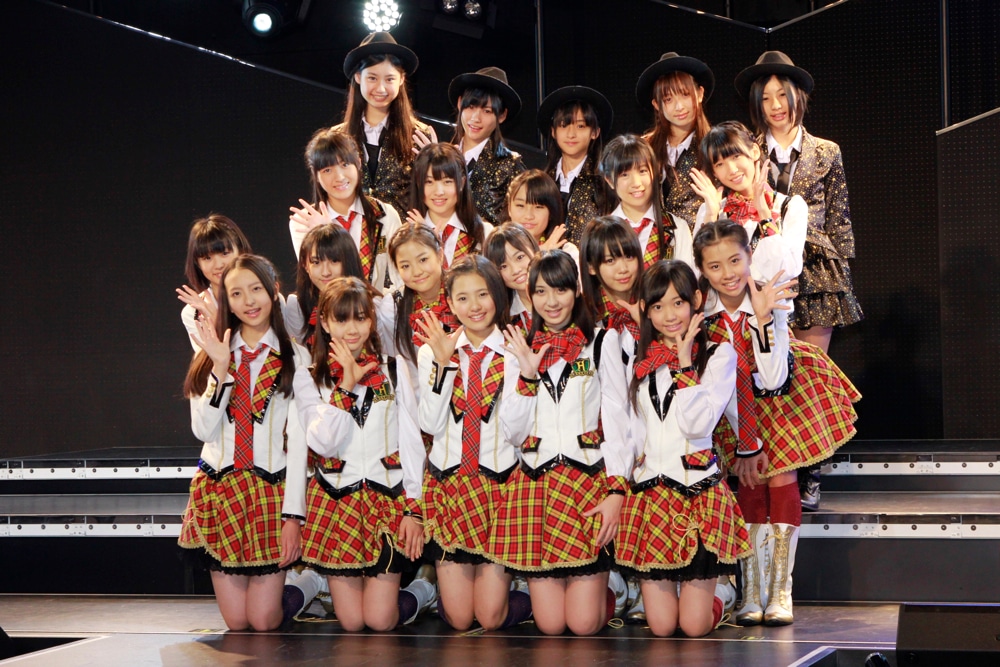 HKT48（写真は11月26日の「手をつなぎながら」公演初日より）