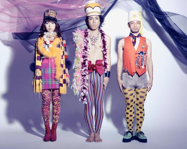 初日公演に出演するモーモールルギャバン。