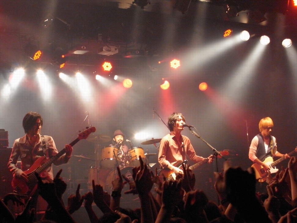 「1125（イイニコ）の日ライブ」の様子。