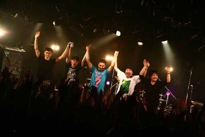 10月21日に行われたFRONTIER BACKYARDのライブの様子。