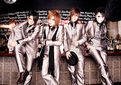 ゴールデンボンバー