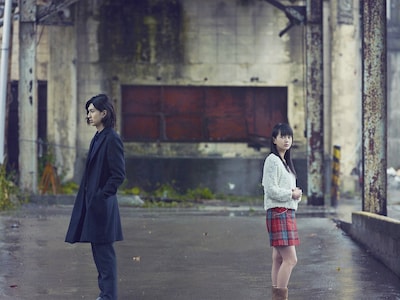 写真は「ライアーゲーム -再生-」キービジュアル。主人公秋山深一を演じる松田翔太（写真左）とヒロイン篠宮ユウ役の多部未華子（右）。