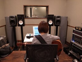 山根万理奈、明日の音楽喫茶パフォーマンスをニコ生配信